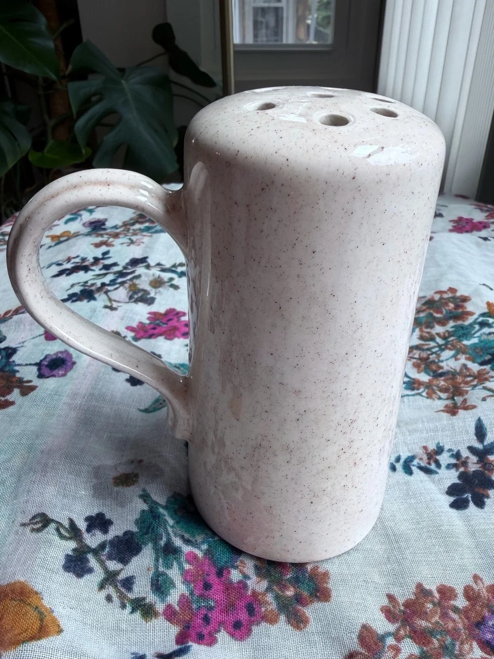 Quirky Retro Tuscan Ceramic Cheese Shaker Mug Kitchen Decor